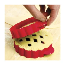 Norpro Lattice Pie Mold, Red -Home & Garden Zone 1042 step6web 86963.1634159345