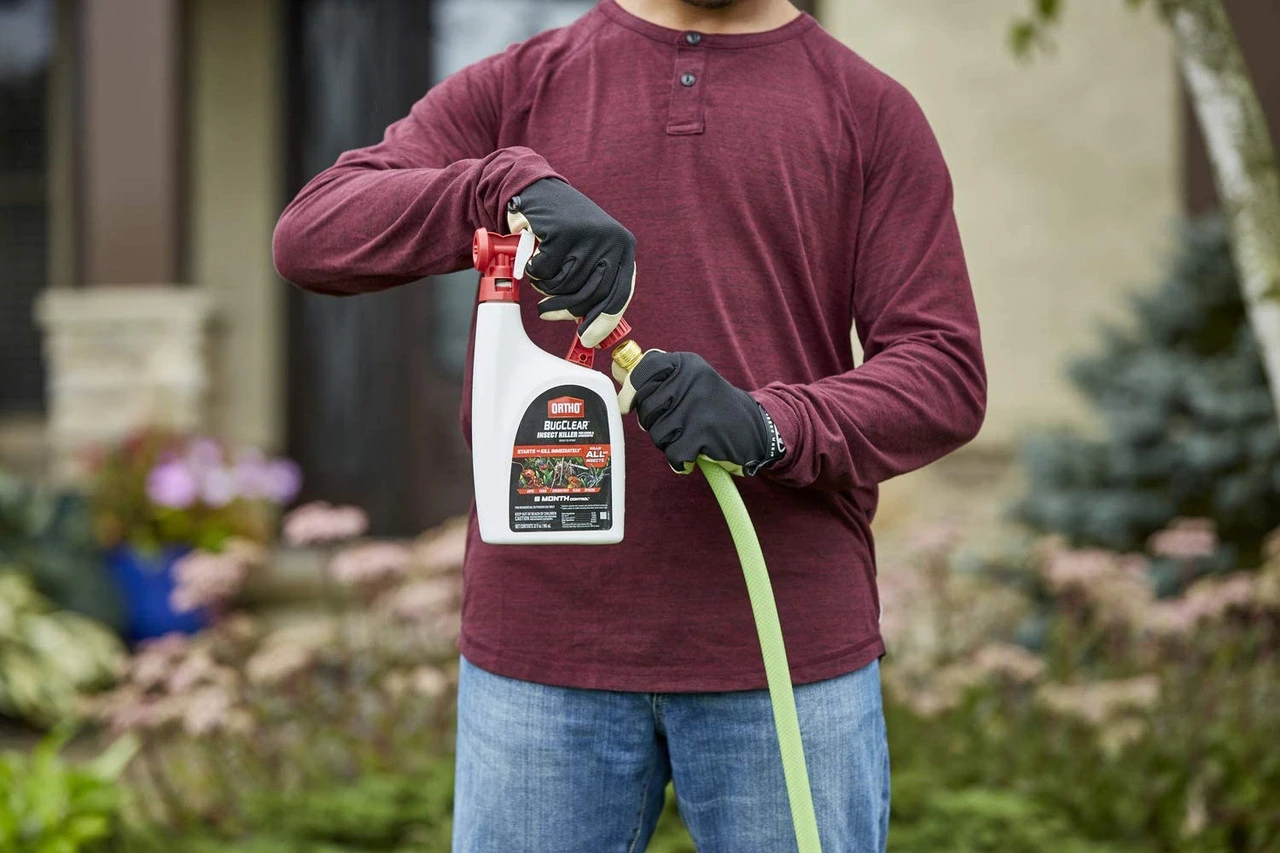 Ortho BugClear Insect Killer For Lawns & Landscapes Ready To Spray 3 Ortho BugClear Insect Killer For Lawns & Landscapes Ready To Spray - Image 3